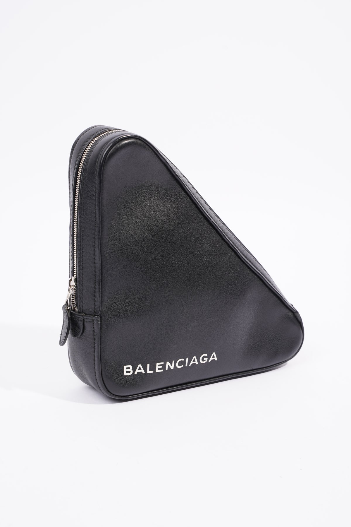 BALENCIAGA（バレンシアガ）の「Balenciaga - Triangle Patent Leather Coin Purse -  Womens - Black（財布）」 - WEAR